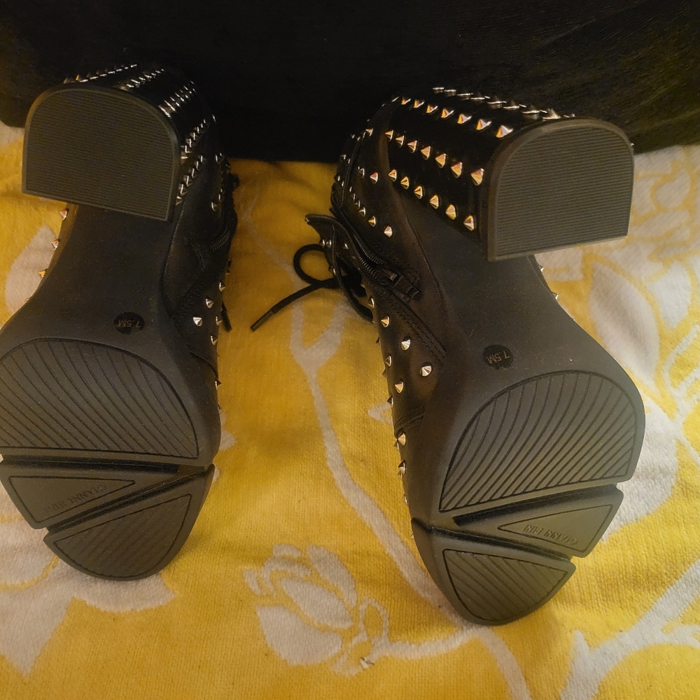Studded New Black Ankle Gianni Bini Boots - Picture 4 of 5